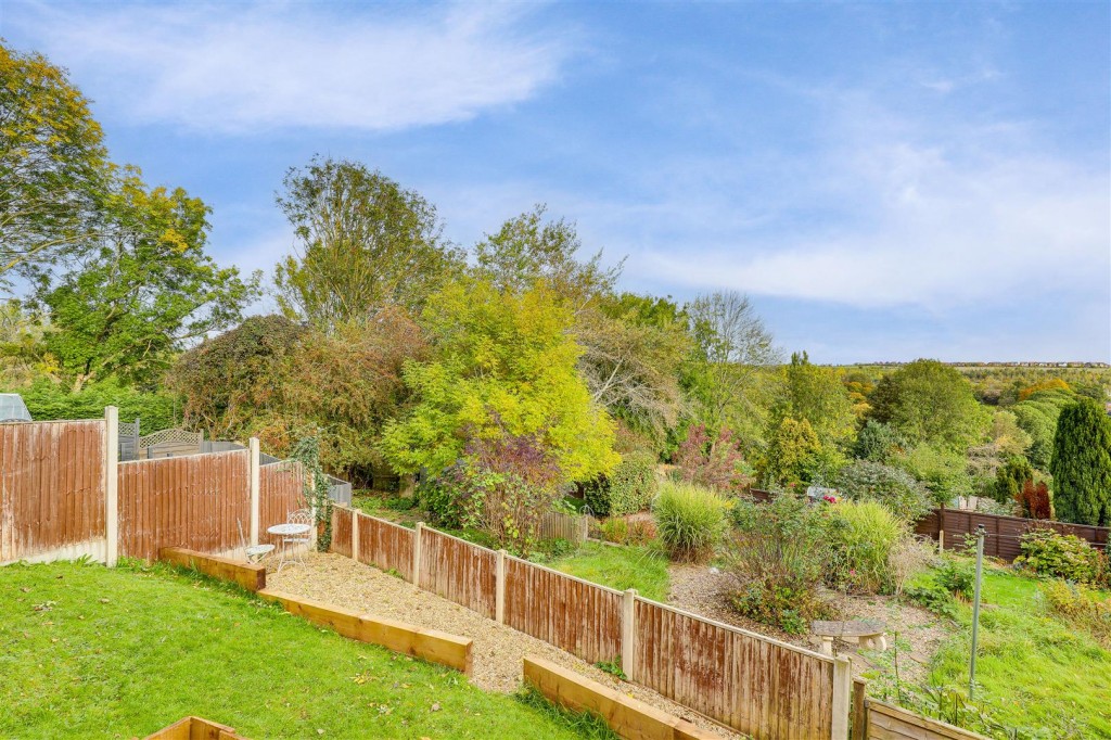 Digby Hall Drive, Gedling, Nottinghamshire, NG4 4JT