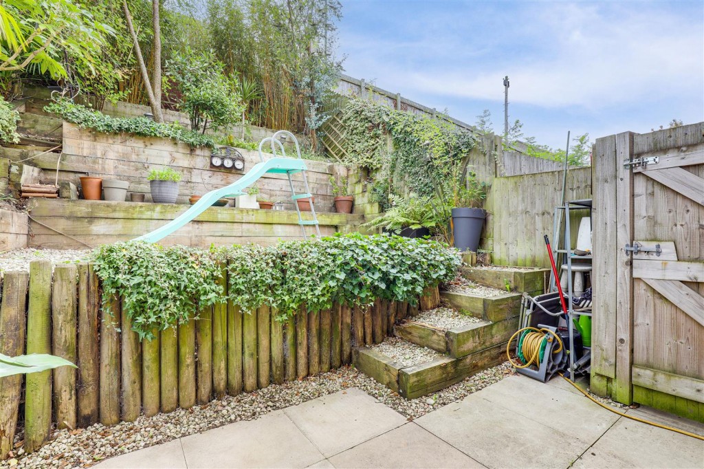 Bakewell Drive, Top Valley, Nottinghamshire, NG5 9AF