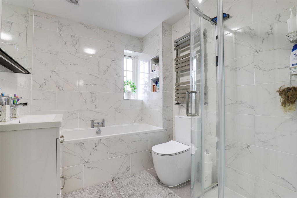 Bakewell Drive, Top Valley, Nottinghamshire, NG5 9AF