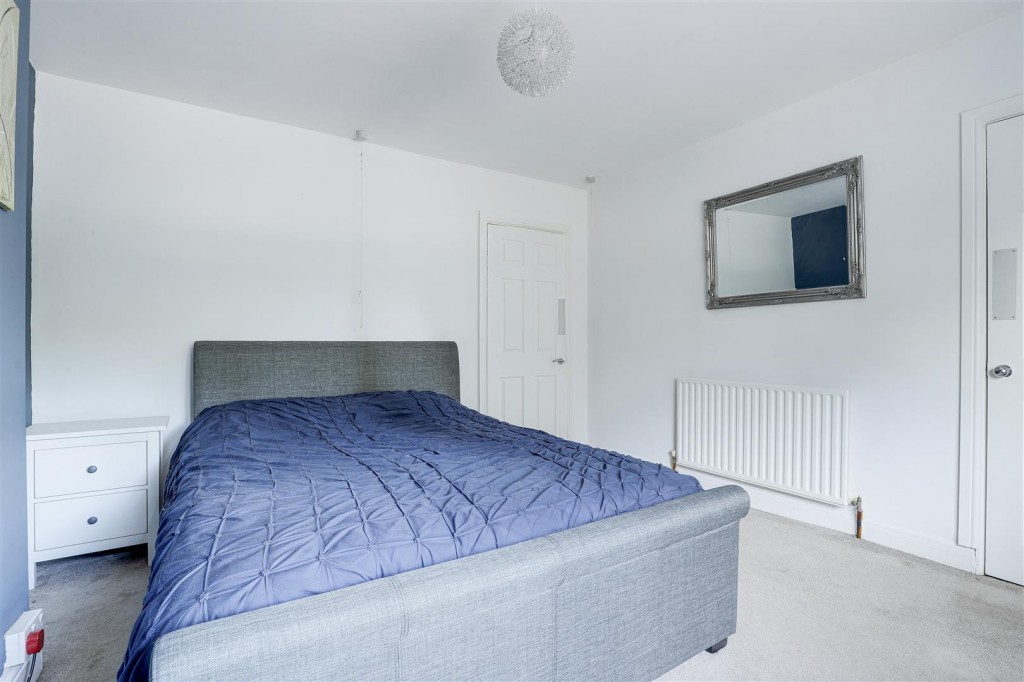 Doncaster Avenue, Sandiacre, Derbyshire, NG10 5FL