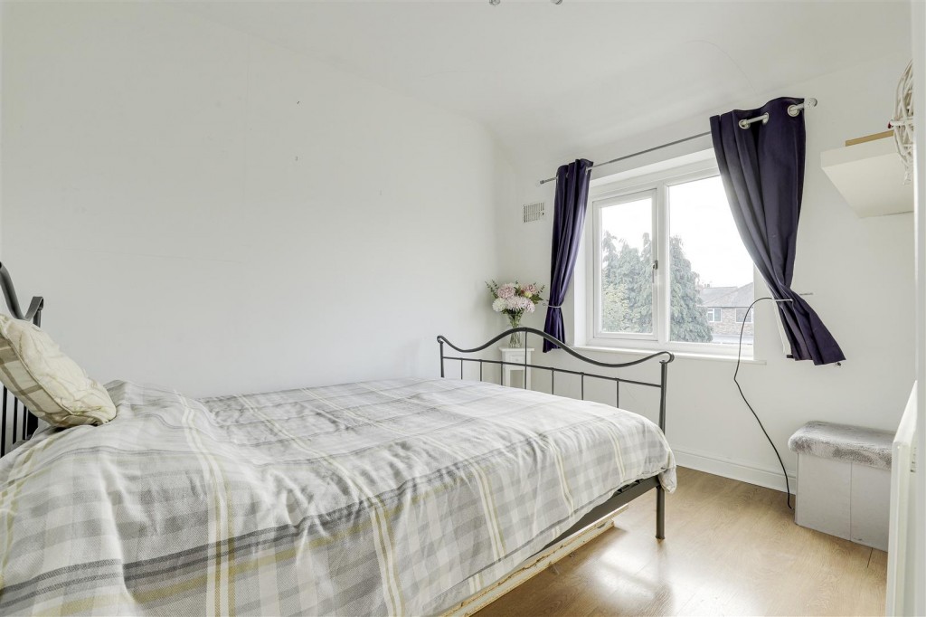 Doncaster Avenue, Sandiacre, Derbyshire, NG10 5FL