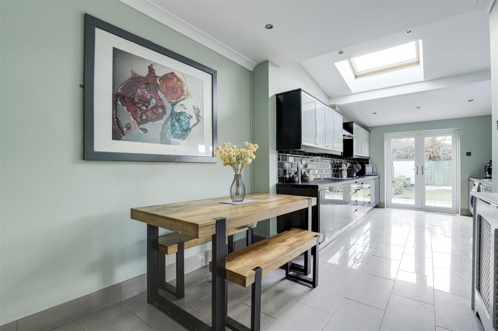 Doncaster Avenue, Sandiacre, Derbyshire, NG10 5FL