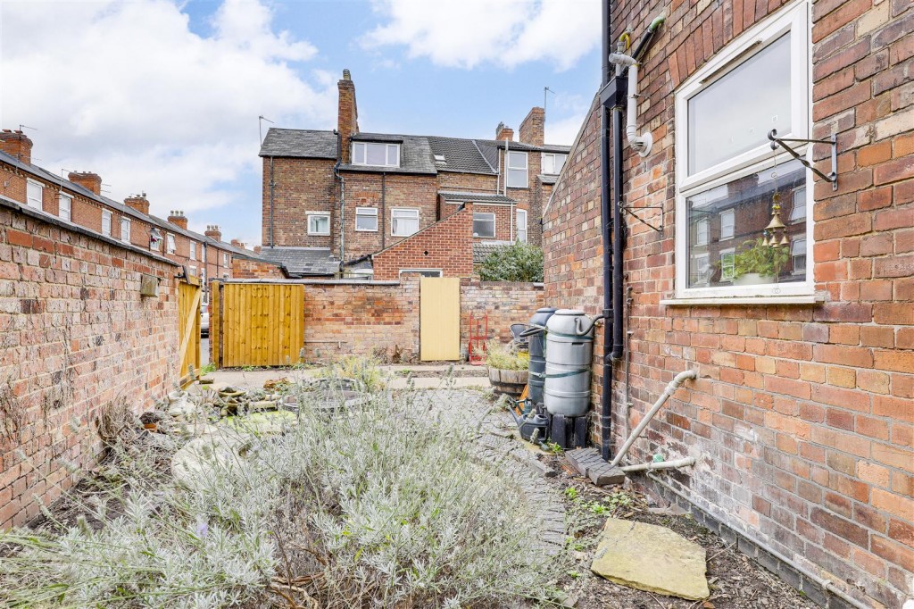 Glapton Road, The Meadows, Nottinghamshire, NG2 2FF