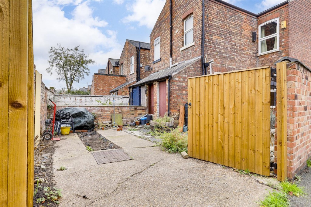 Glapton Road, The Meadows, Nottinghamshire, NG2 2FF