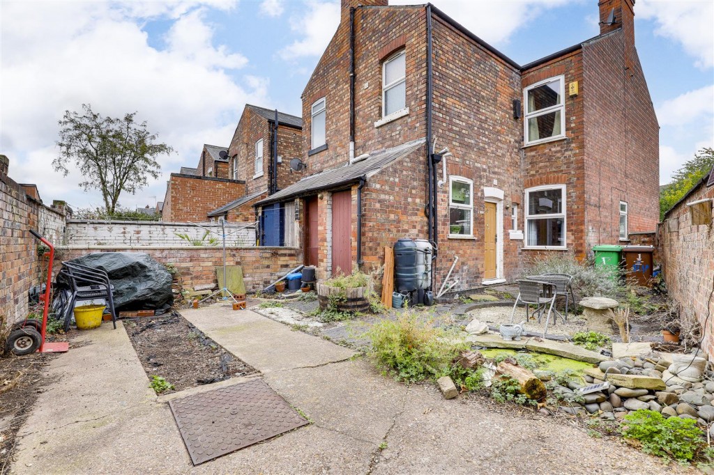 Glapton Road, The Meadows, Nottinghamshire, NG2 2FF