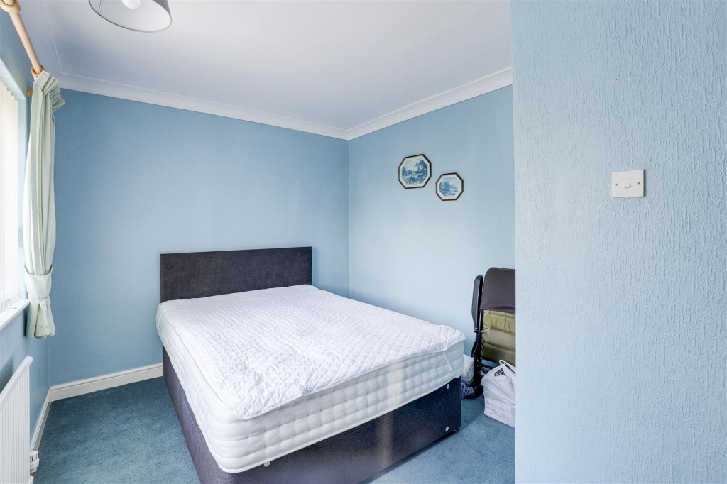 Squires Avenue, Bulwell, Nottinghamshire, NG6 8G:L