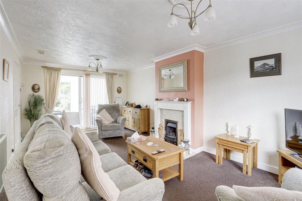 Squires Avenue, Bulwell, Nottinghamshire, NG6 8G:L