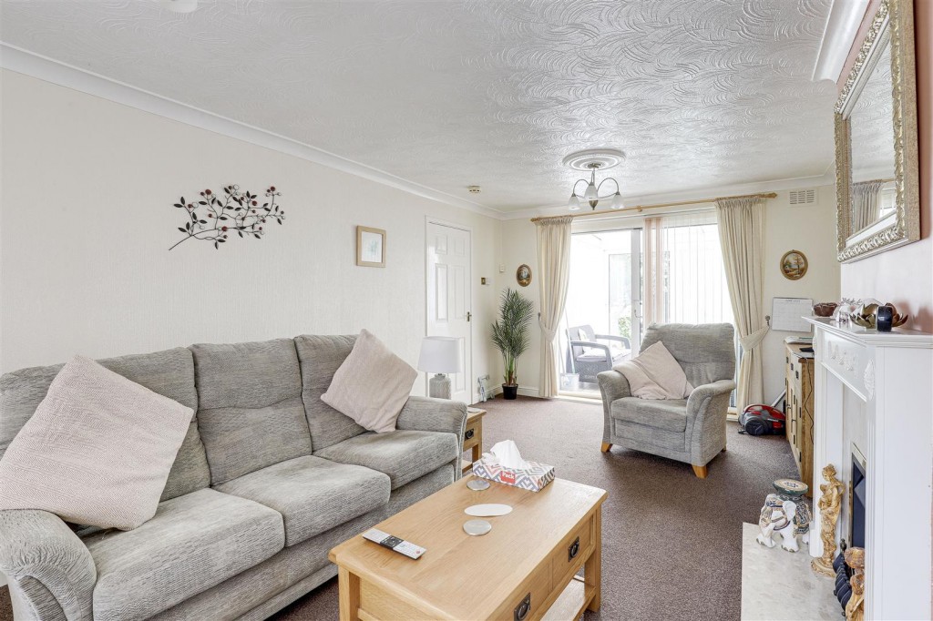 Squires Avenue, Bulwell, Nottinghamshire, NG6 8G:L