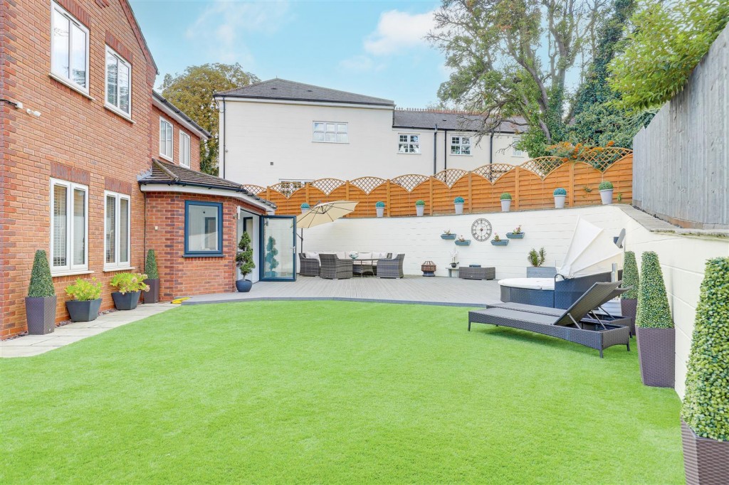 Paige Gardens, Sandiacre, Derbyshire, NG10 5PB