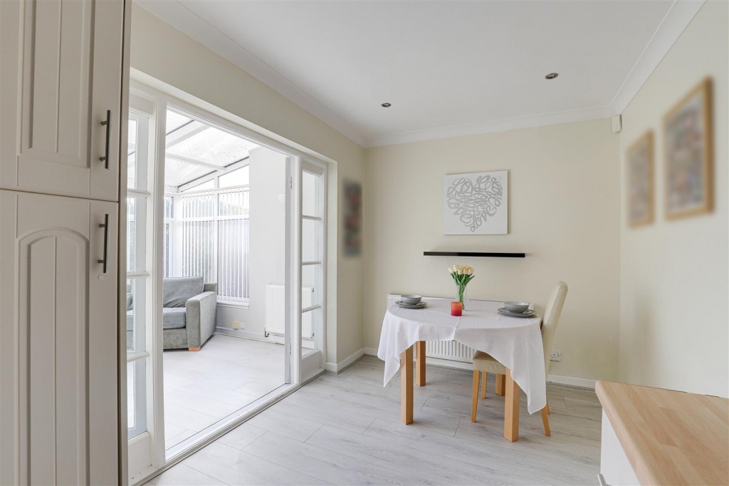 Bispham Drive, Toton, Nottinghamshire, NG9 6GJ