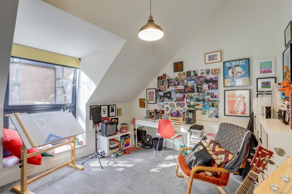 Eastwood Road, Kimberley, Nottinghamshire, NG16 2HX