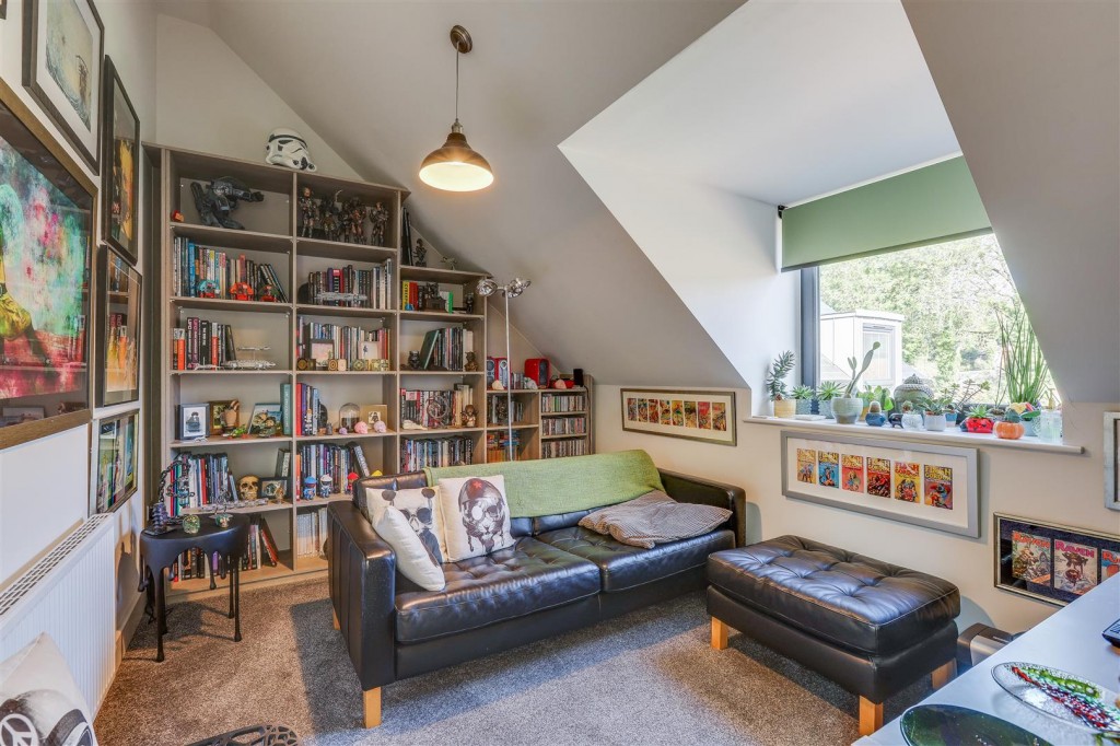 Eastwood Road, Kimberley, Nottinghamshire, NG16 2HX