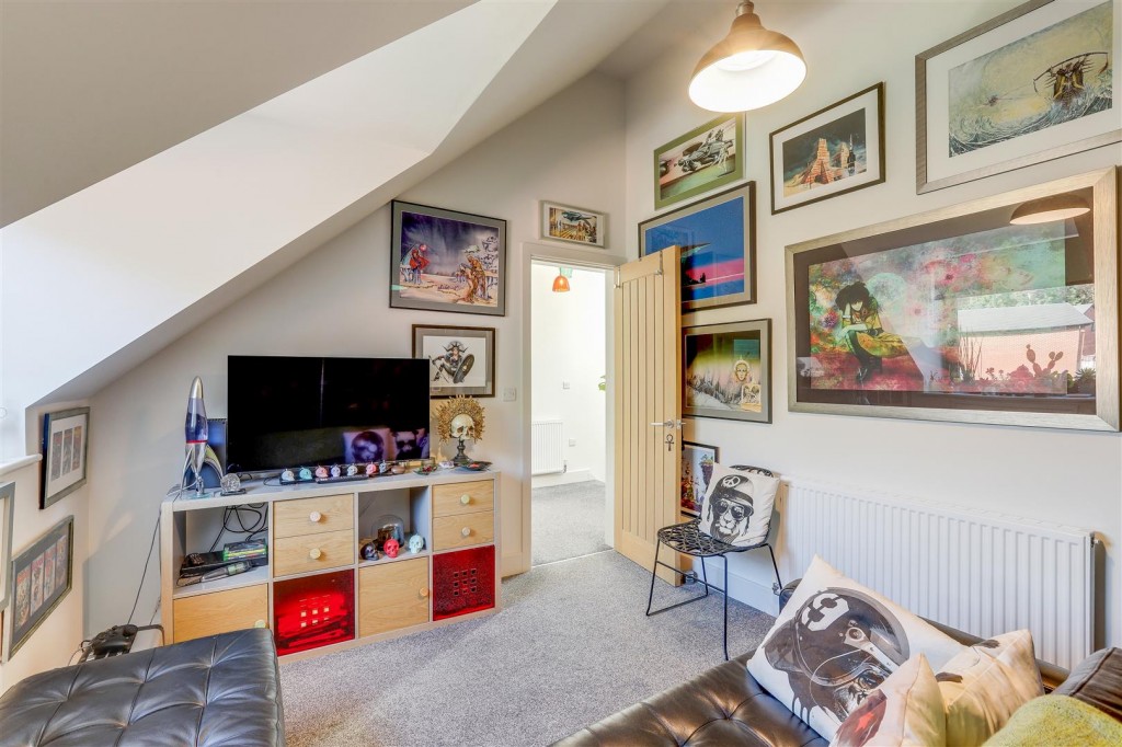 Eastwood Road, Kimberley, Nottinghamshire, NG16 2HX