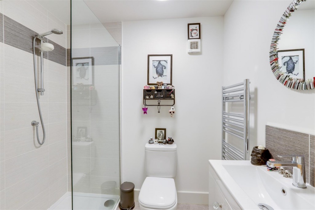 Eastwood Road, Kimberley, Nottinghamshire, NG16 2HX