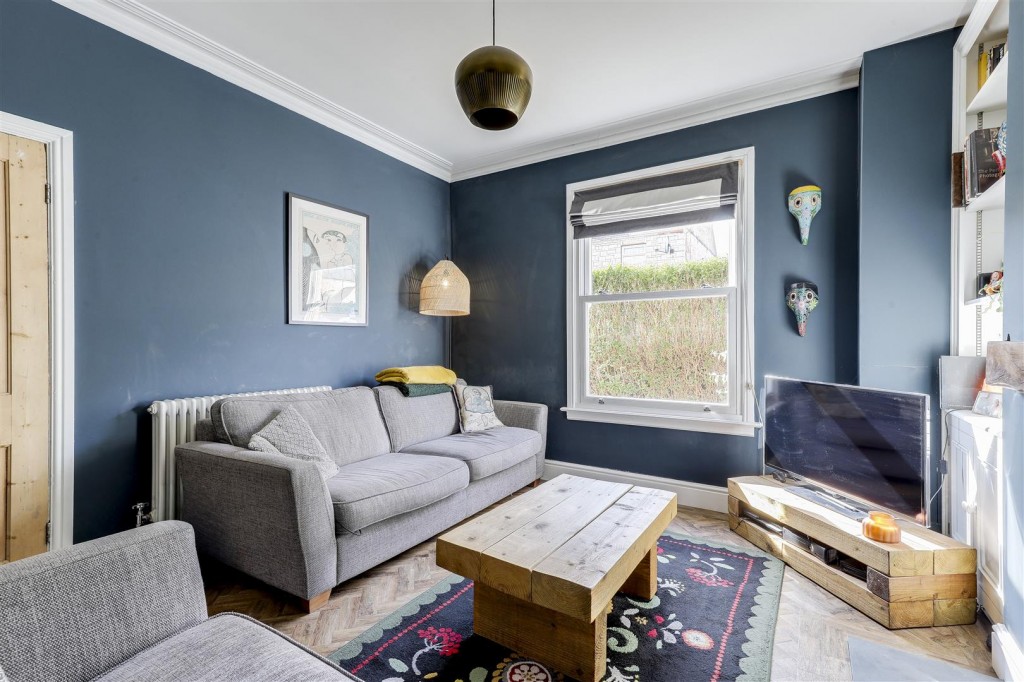 Park Road, Carlton, Nottinghamshire, NG4 3DE