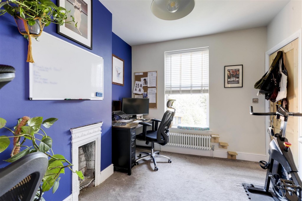 Park Road, Carlton, Nottinghamshire, NG4 3DE