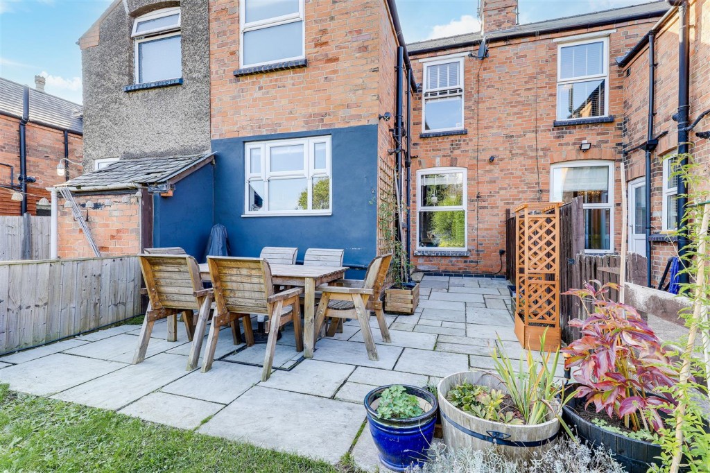 Park Road, Carlton, Nottinghamshire, NG4 3DE