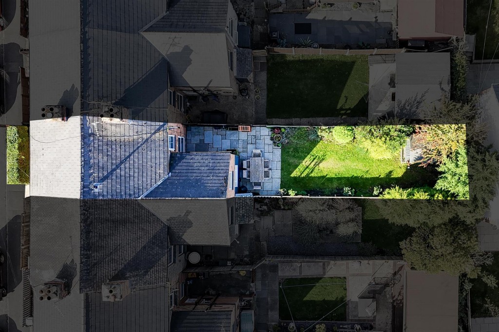 Park Road, Carlton, Nottinghamshire, NG4 3DE