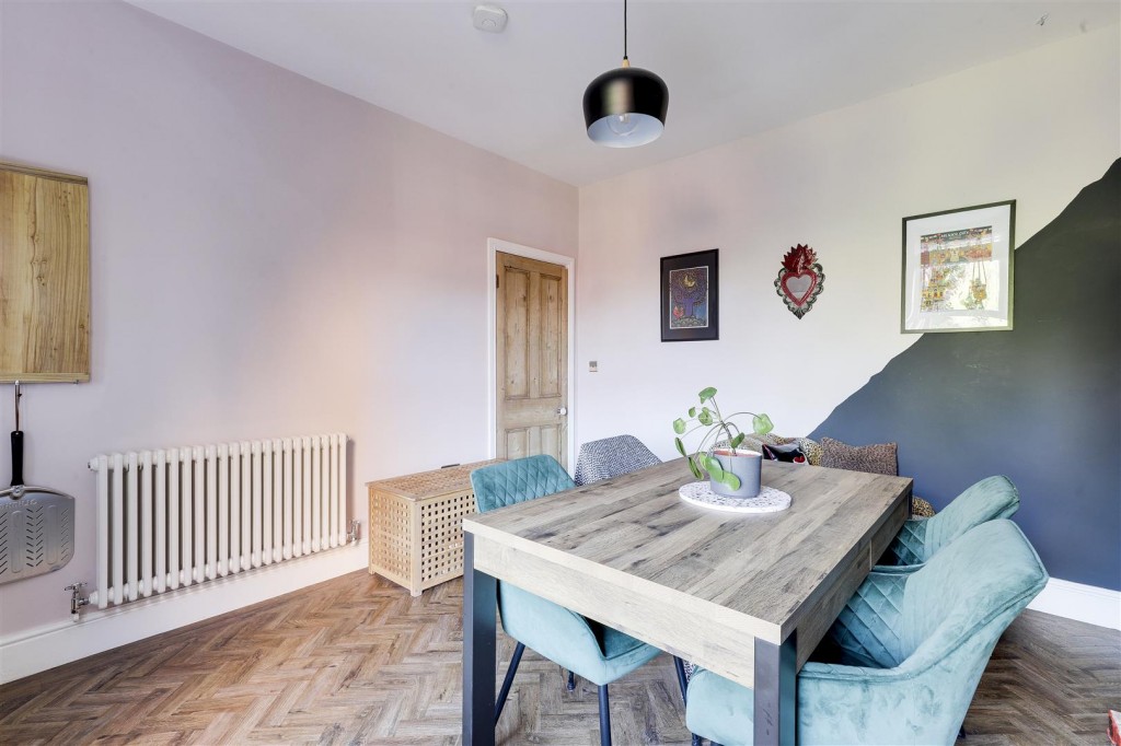 Park Road, Carlton, Nottinghamshire, NG4 3DE