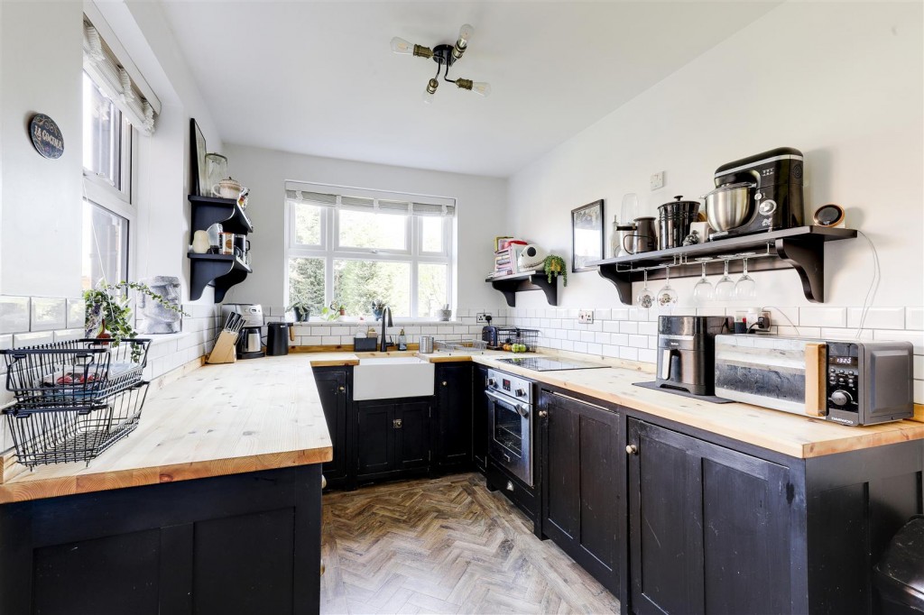 Park Road, Carlton, Nottinghamshire, NG4 3DE