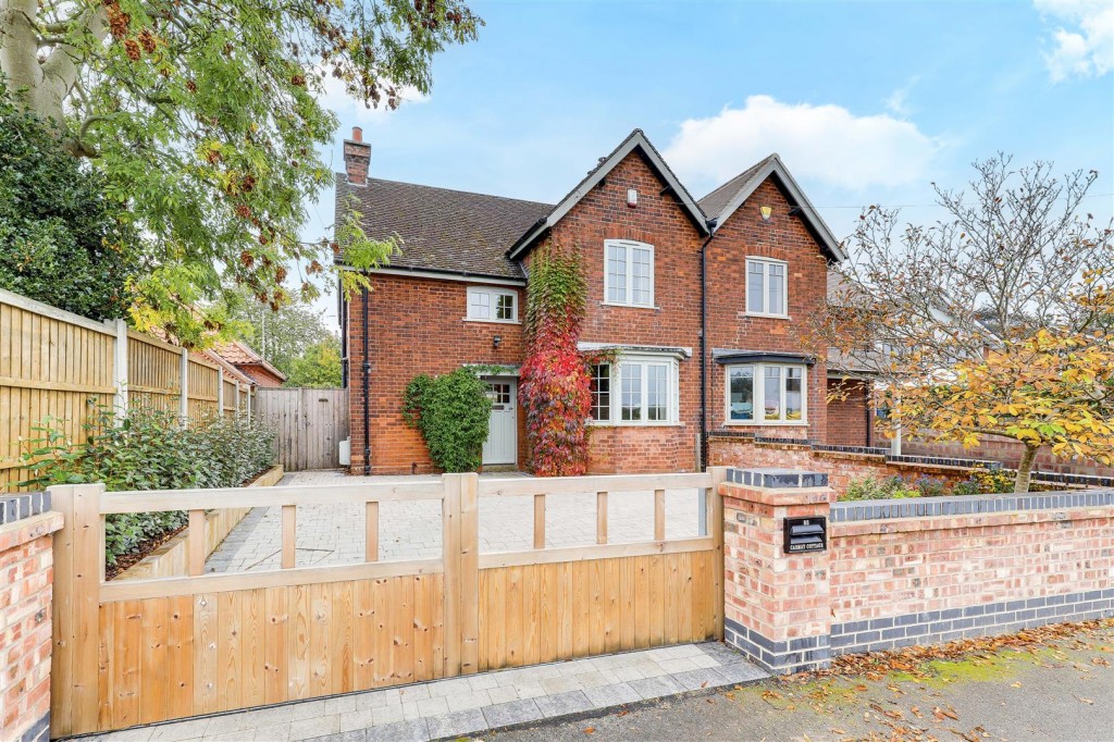 Caythorpe Road, Caythorpe, Nottinghamshire, NG14 7EB