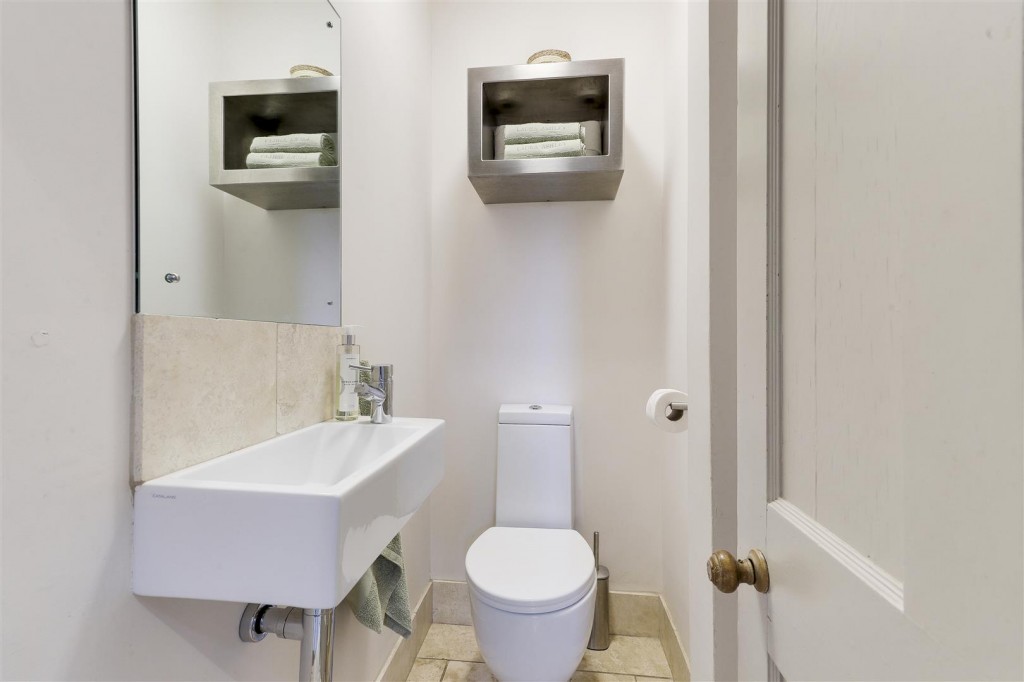 Caythorpe Road, Caythorpe, Nottinghamshire, NG14 7EB