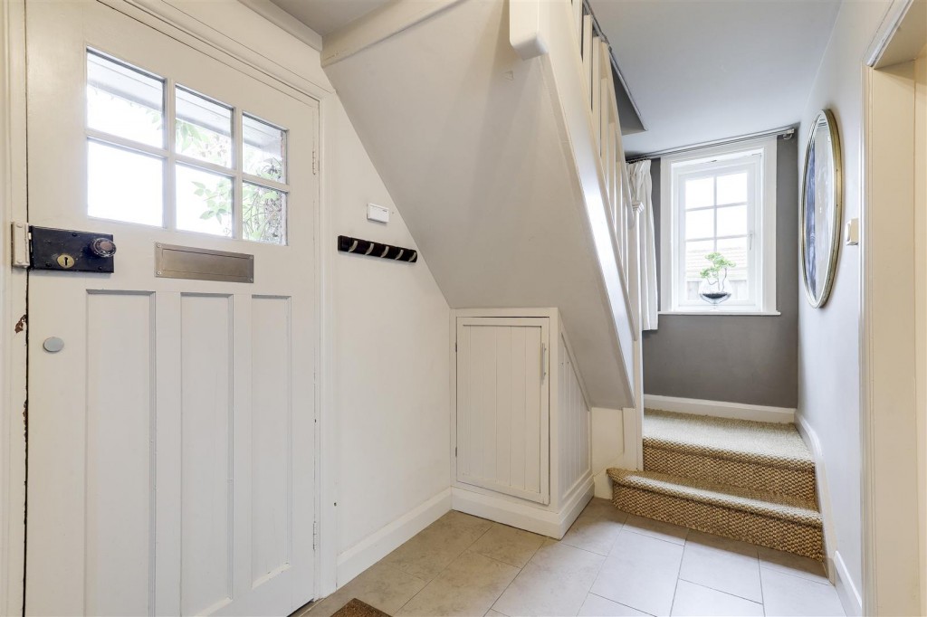 Caythorpe Road, Caythorpe, Nottinghamshire, NG14 7EB