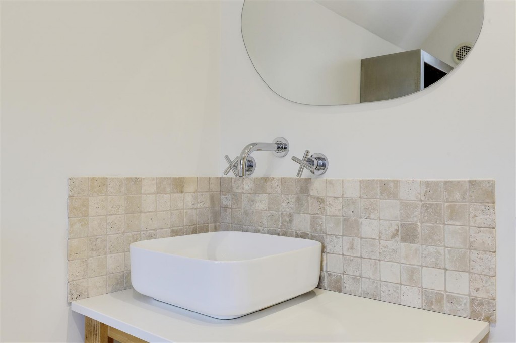 Caythorpe Road, Caythorpe, Nottinghamshire, NG14 7EB