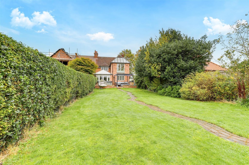 Caythorpe Road, Caythorpe, Nottinghamshire, NG14 7EB