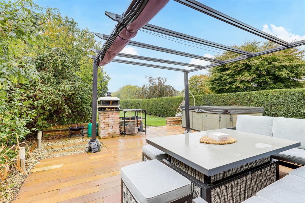 Caythorpe Road, Caythorpe, Nottinghamshire, NG14 7EB