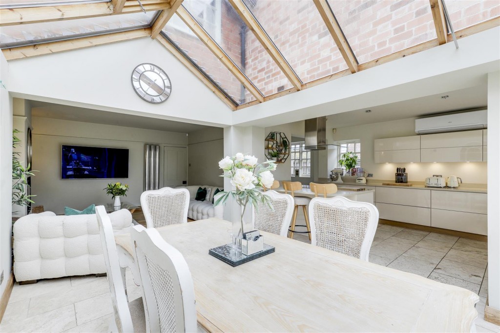 Caythorpe Road, Caythorpe, Nottinghamshire, NG14 7EB