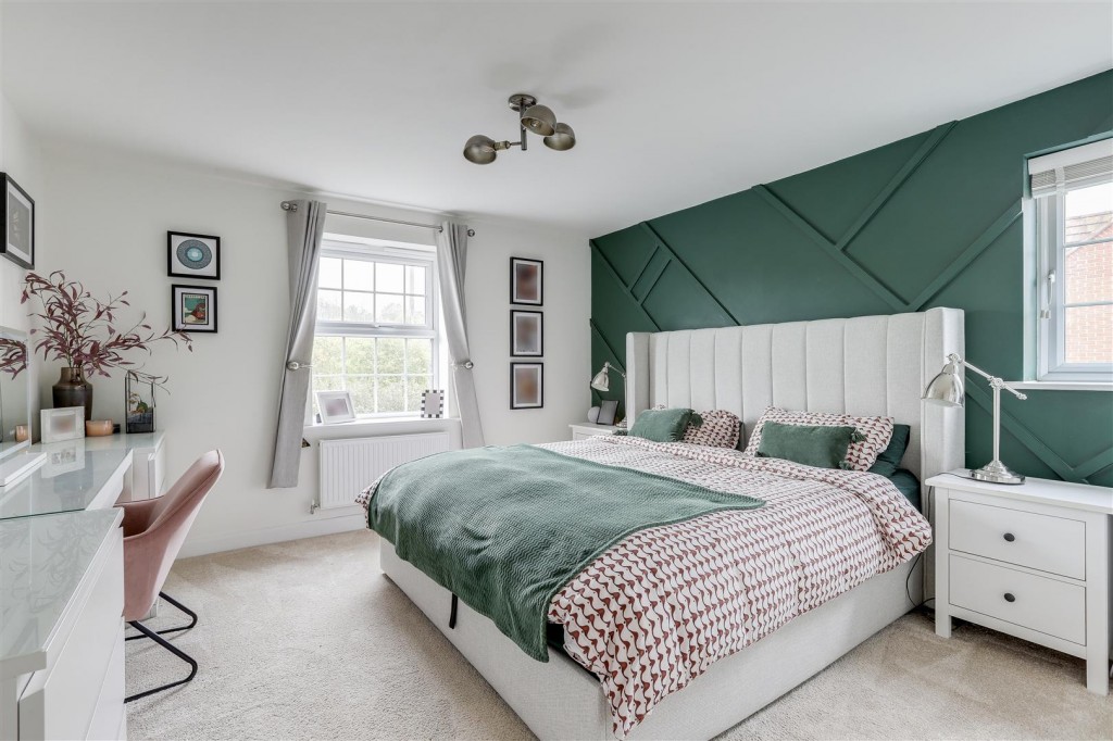 Pompeia Close, Hucknall, Nottinghamshire, NG15 8JF