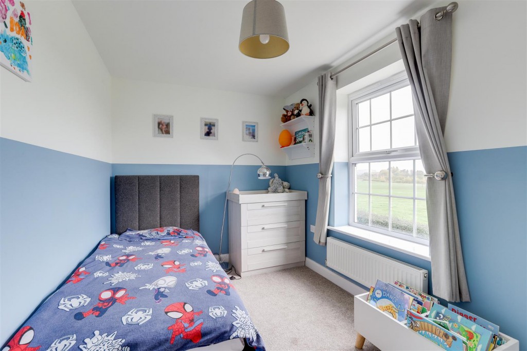 Pompeia Close, Hucknall, Nottinghamshire, NG15 8JF