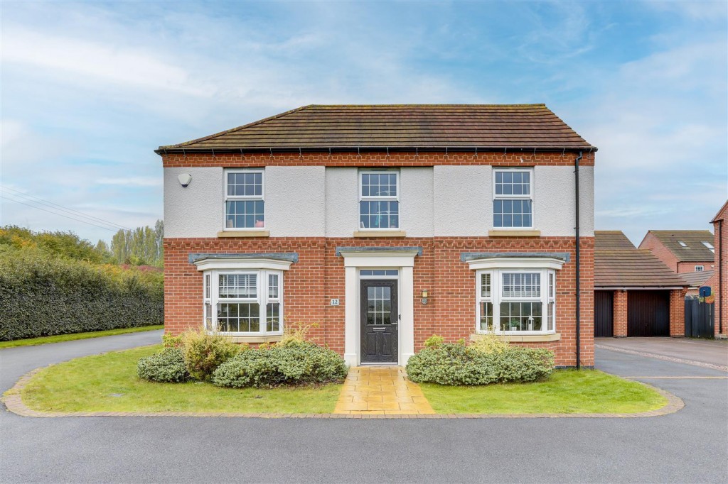 Pompeia Close, Hucknall, Nottinghamshire, NG15 8JF