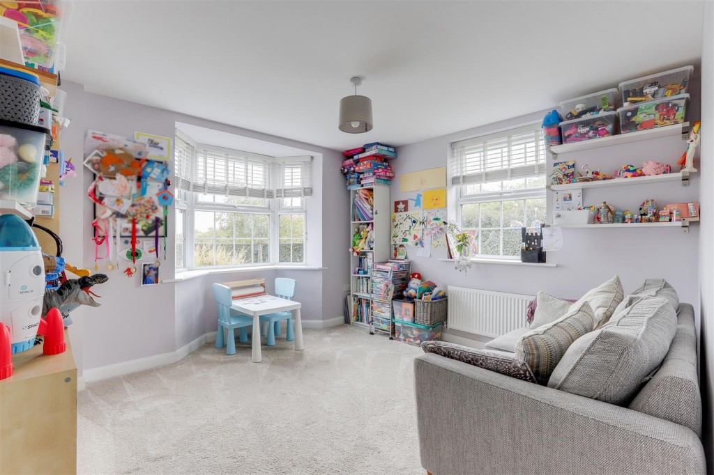 Pompeia Close, Hucknall, Nottinghamshire, NG15 8JF