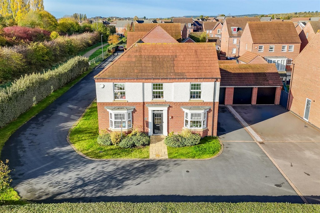 Pompeia Close, Hucknall, Nottinghamshire, NG15 8JF