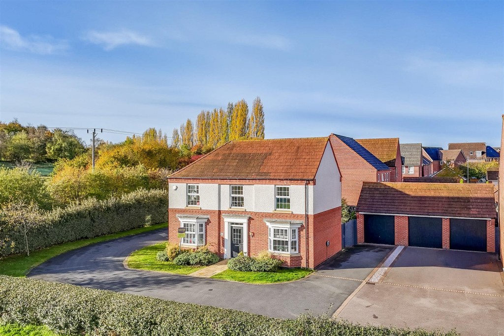 Pompeia Close, Hucknall, Nottinghamshire, NG15 8JF