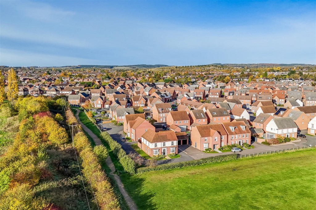 Pompeia Close, Hucknall, Nottinghamshire, NG15 8JF