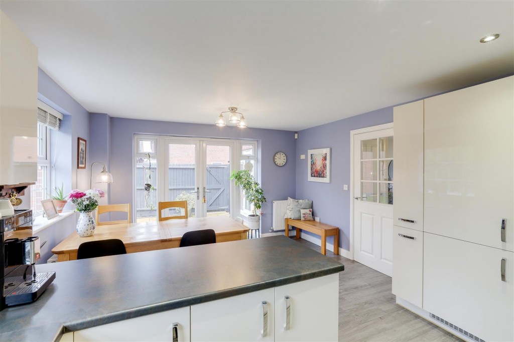 Pompeia Close, Hucknall, Nottinghamshire, NG15 8JF