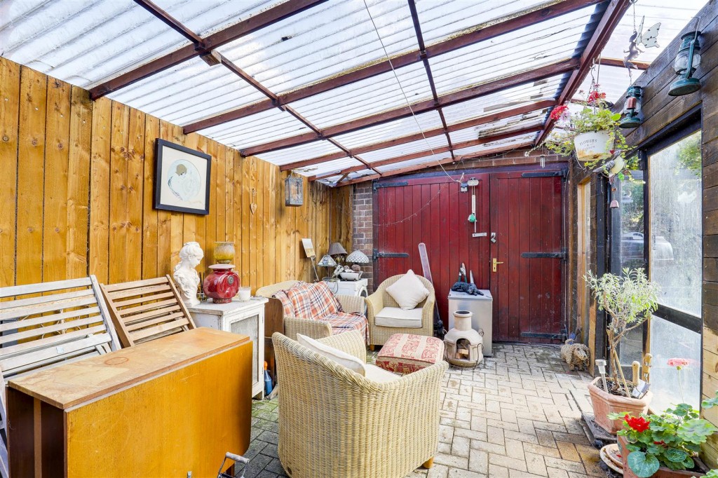 Tiree Close, Trowell, Nottinghamshire, NG9 3RG