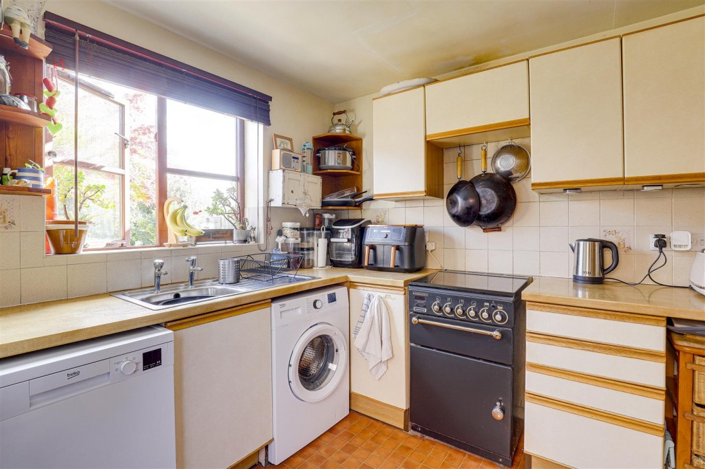 Tiree Close, Trowell, Nottinghamshire, NG9 3RG