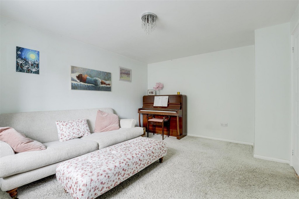 Grainger Avenue, West Bridgford, Nottinghamshire, NG2 7AS