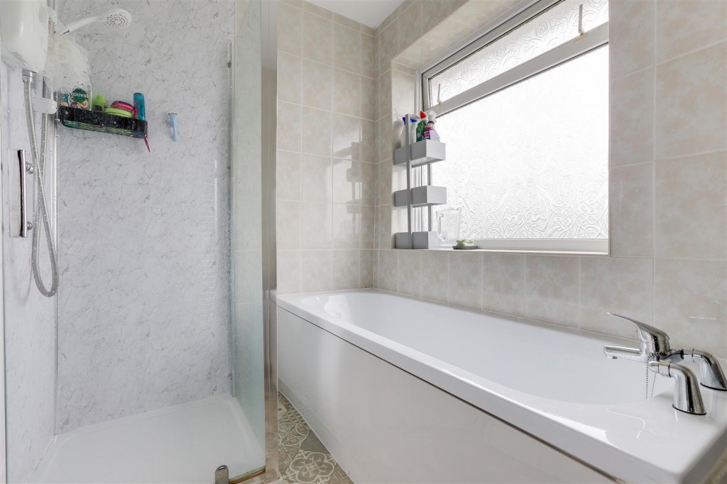 Shortwood Avenue, Hucknall, Nottinghamshire, NG15 6DD