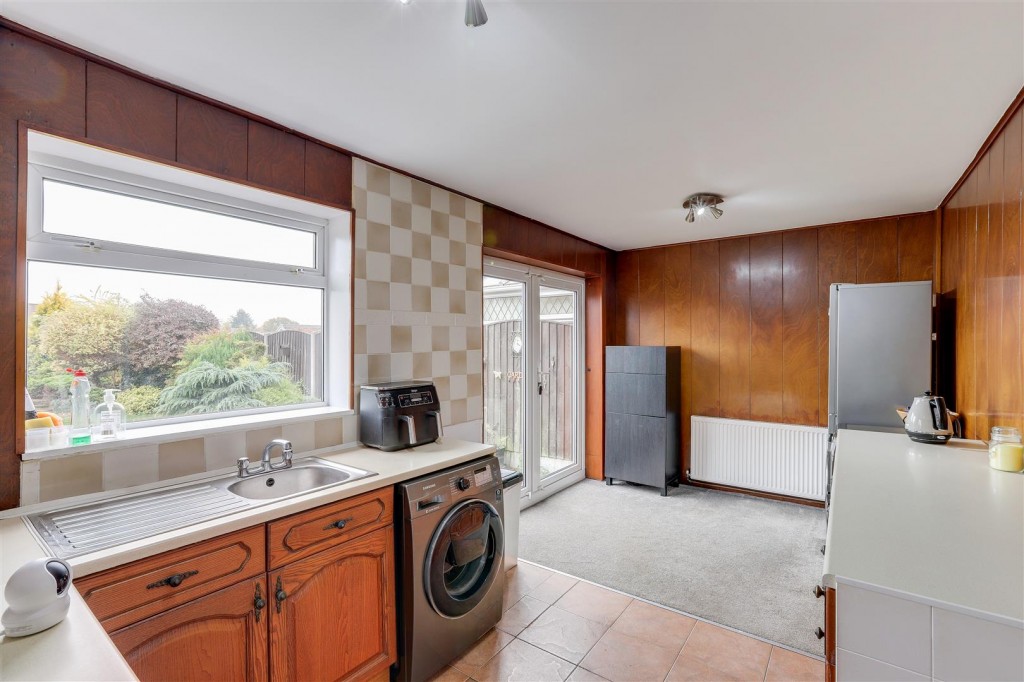 Shortwood Avenue, Hucknall, Nottinghamshire, NG15 6DD