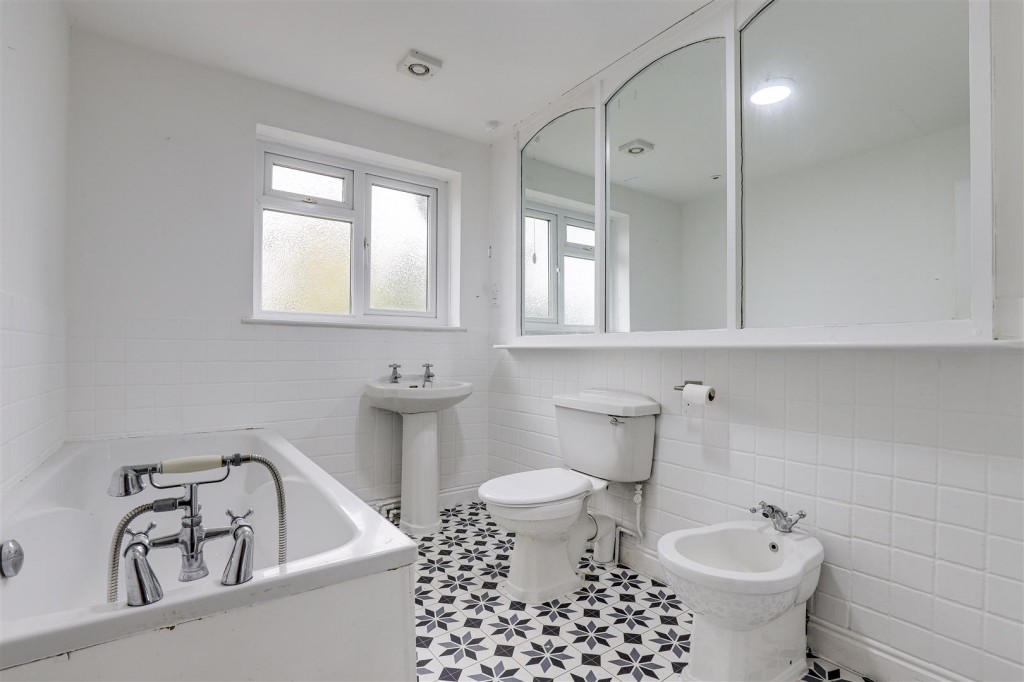 Carlton Vale Close, Carlton, Nottinghamshire, NG4 3RP