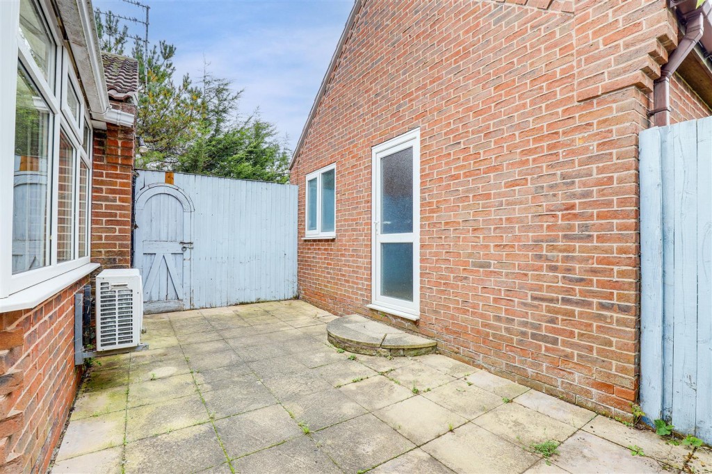 Carlton Vale Close, Carlton, Nottinghamshire, NG4 3RP