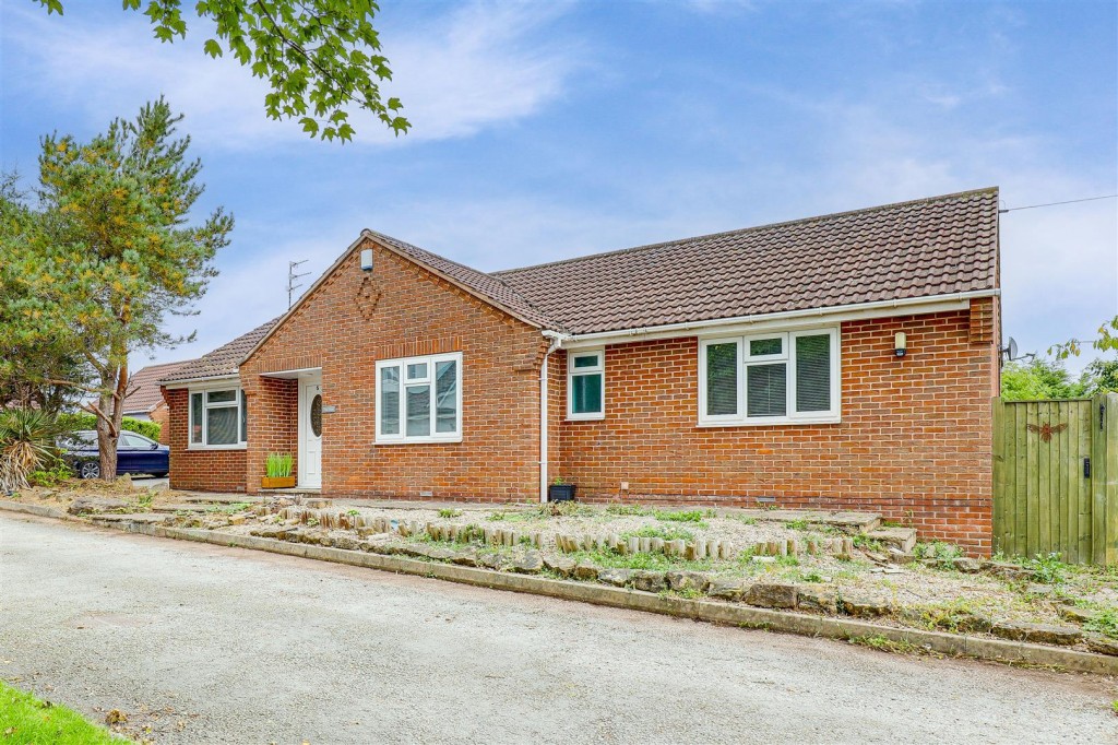 Carlton Vale Close, Carlton, Nottinghamshire, NG4 3RP