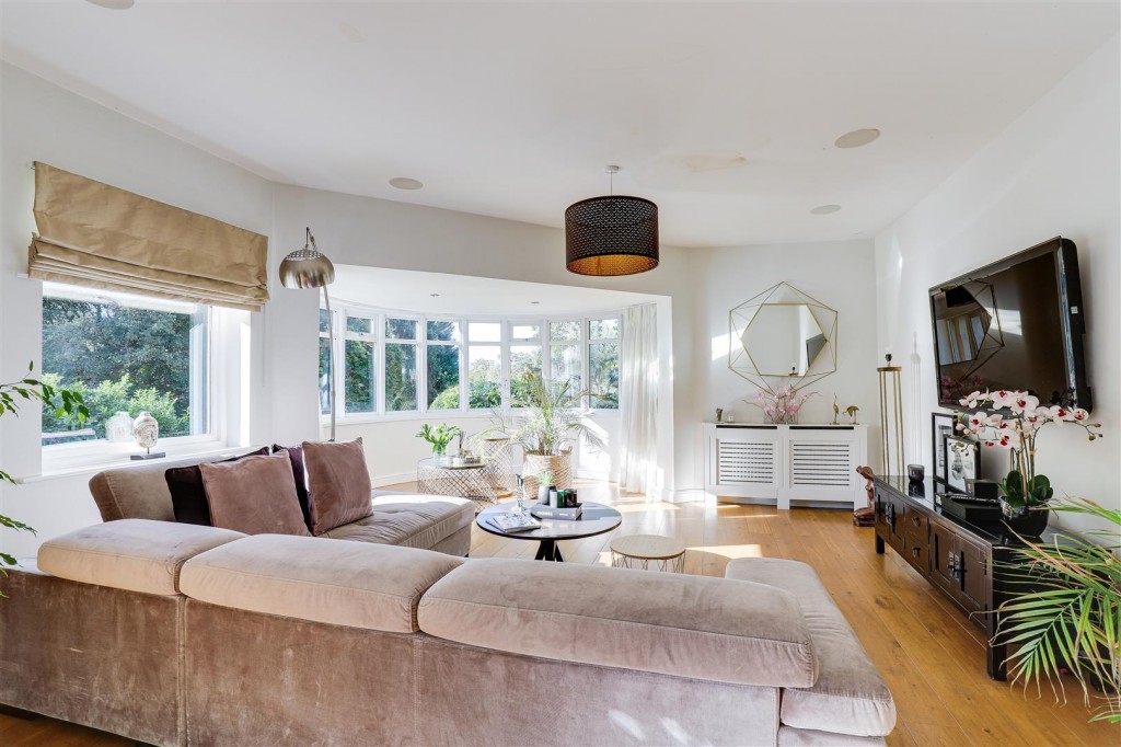 Private Road, Sherwood, Nottinghamshire, NG5 4DB