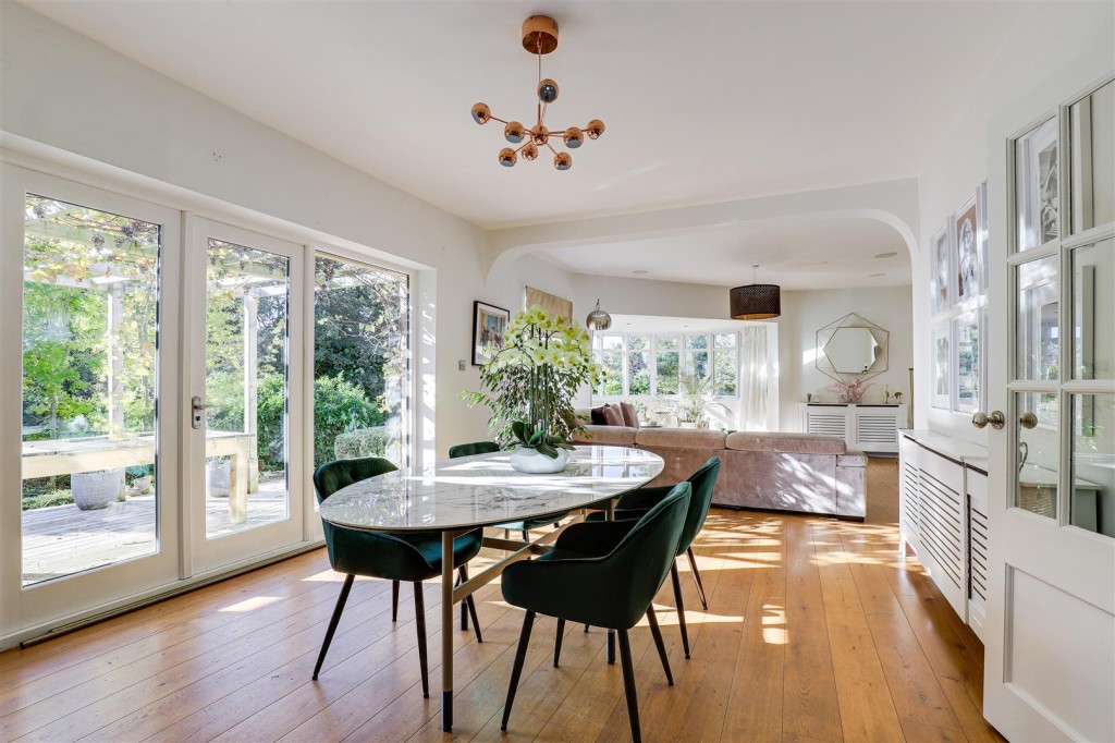 Private Road, Sherwood, Nottinghamshire, NG5 4DB