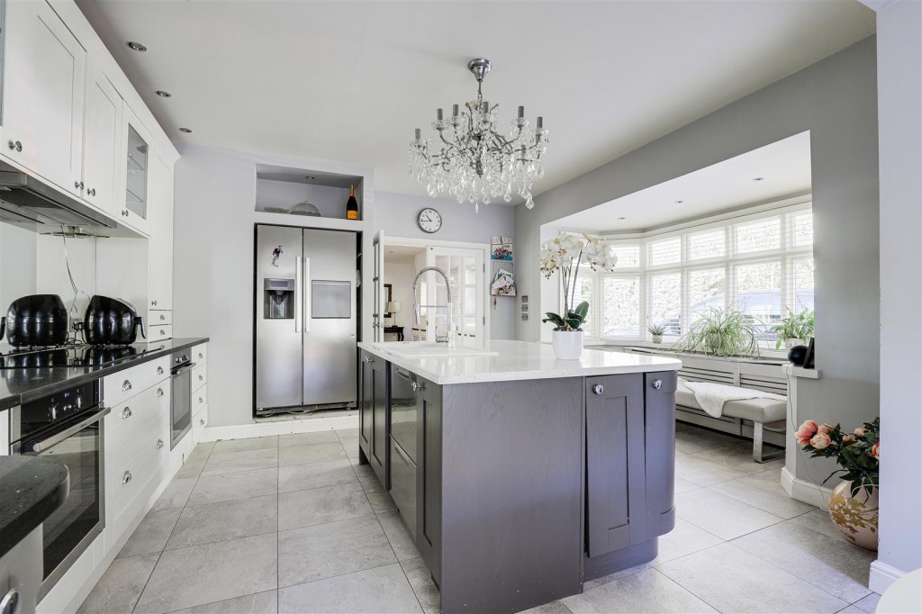 Private Road, Sherwood, Nottinghamshire, NG5 4DB